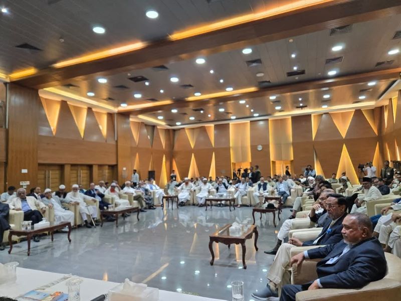 জাতীয় ঐকমত্য কমিশনের সাথে বিভিন্ন রাজনৈতিক দলের বৈঠক চলছে